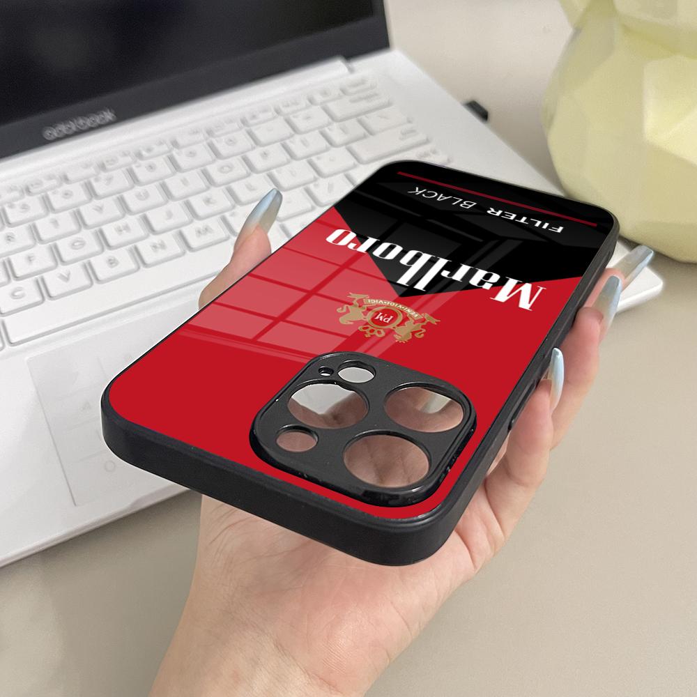 Cigarette-M-MarlboroeS Phone C - огляд і ціна Phone Cases Blunt