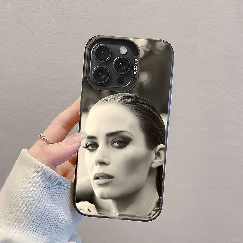 Singer E-Emily B-Blunt Phone C - огляд і ціна Phone Cases Blunt