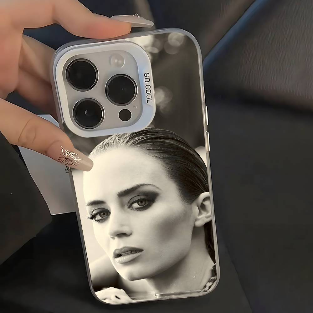 Singer E-Emily B-Blunt Phone C - огляд і ціна Phone Cases Blunt