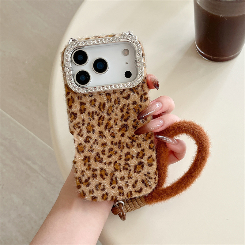 Luxury diamond-encrusted leopa - огляд і ціна Phone Cases Luxury